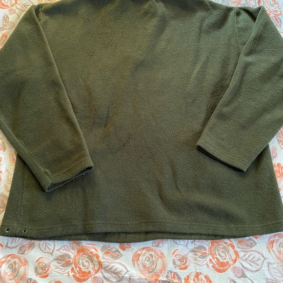 Men's Le Shark Olive Green Fleece Pull Over - Picture 2 of 5